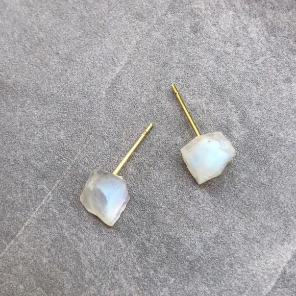 🆕 New Raw Rainbow Moonstone Crystal Stud Gemstone Earrings - Picture 8 of 8